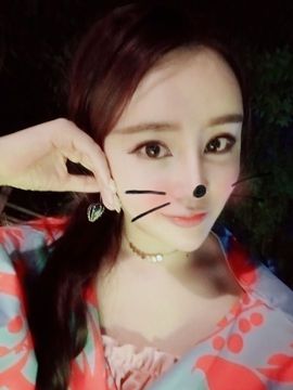 半个温暖主播照片