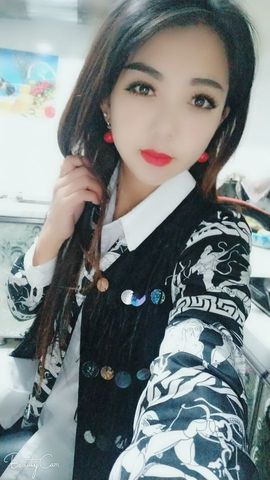 疯狂的药药宝贝主播照片