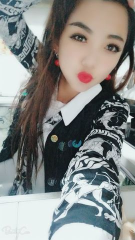 疯狂的药药宝贝主播照片
