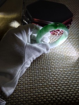 缅甸翡翠原石毛料直播主播照片