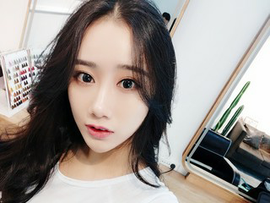 小钰h主播照片