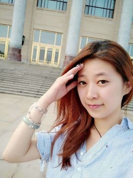 苗族月妹主播照片