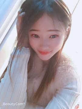 柔弱娇女主播照片