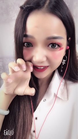 唯唯End主播照片