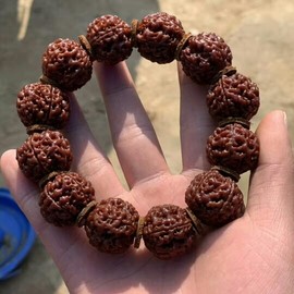 成都酒神哥主播照片