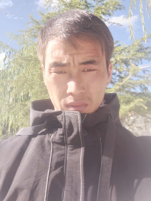 小刘弟弟e4的主播照片