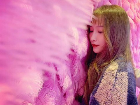 甜甜小姐姐海报