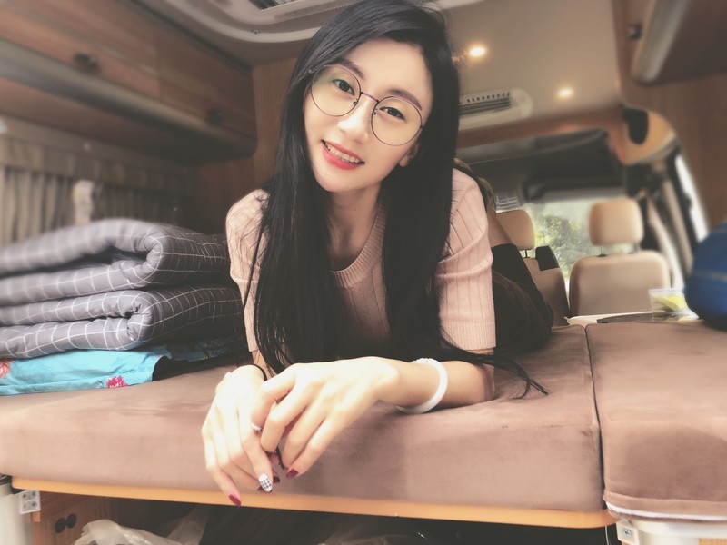 丫儿宝儿的主播海报