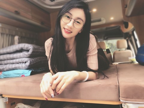 丫儿宝儿海报