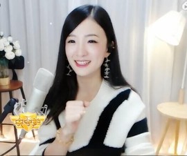 右手还是那个右手！！主播照片