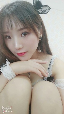 请收索18500房间主播照片