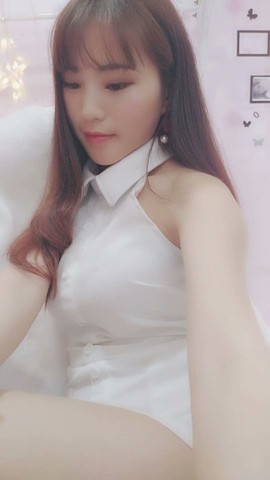 请收索18500房间主播照片
