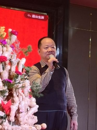 🌟瞎串串主播照片