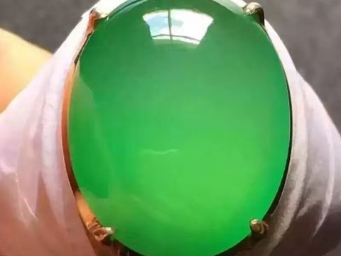 精品翡翠811111海报