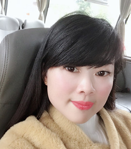 Z蓉菲主播照片