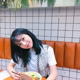 莹莹miss869主播照片
