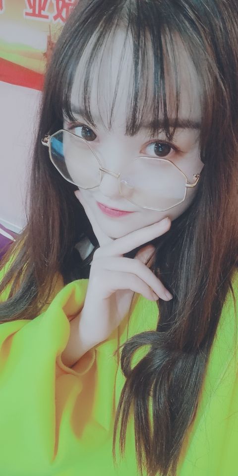 哎呀妈泡椒的主播照片