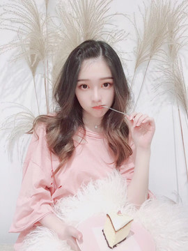 新来的小二哈主播照片