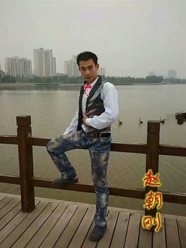 赵朝刚主播照片