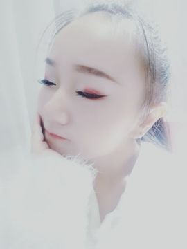 水晶待回归主播照片