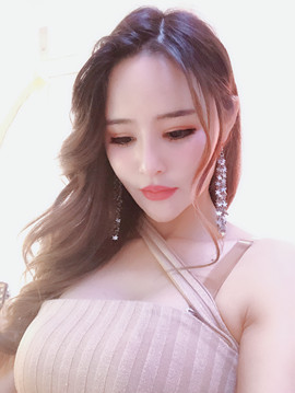 芒果果榴莲贺AI升级主播照片