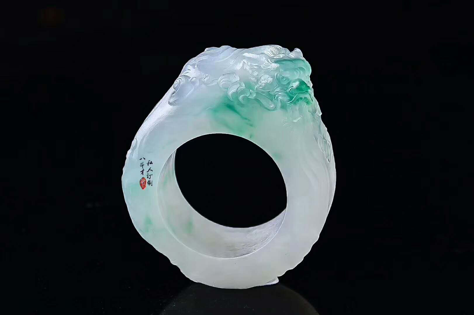 缅甸初见的主播照片