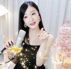右手还是那个右手！！主播照片