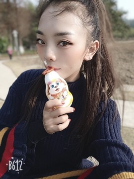 丹丹钢管舞主播照片