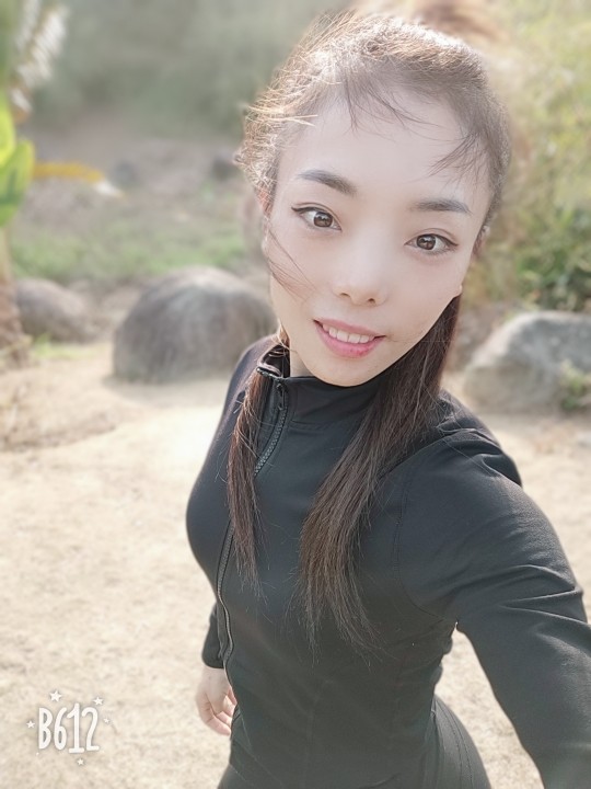 丹丹钢管舞的主播照片