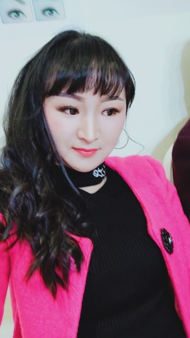 新人小杨的主播照片