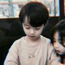 一个丧逼男孩