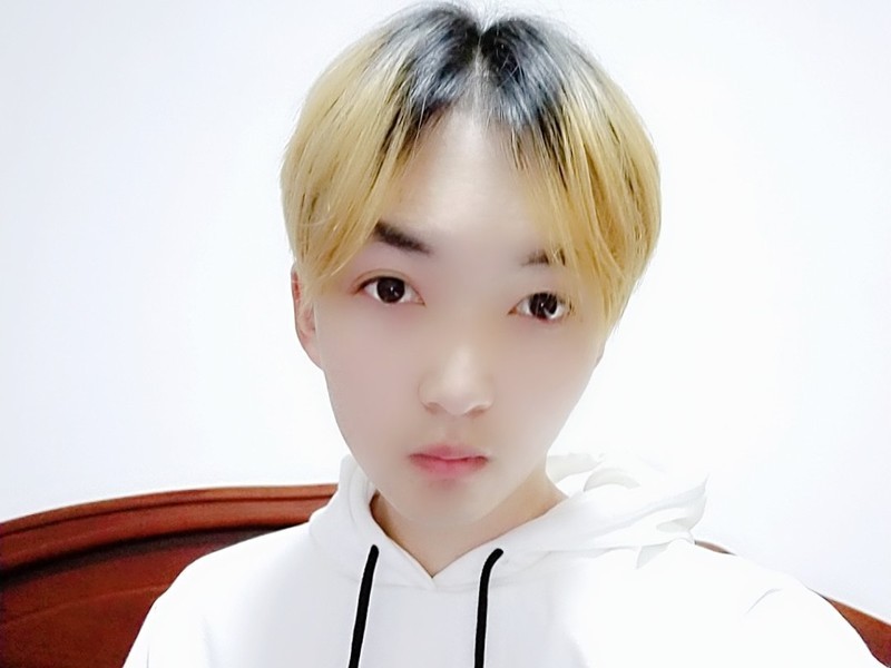 魏语晗i.的主播海报