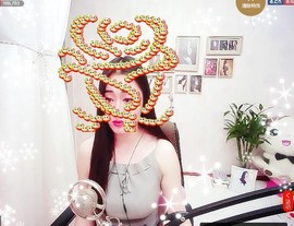 嘻甜甜主播照片