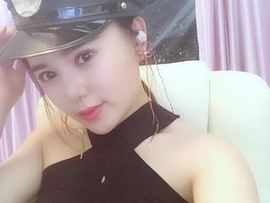 小君xj主播照片