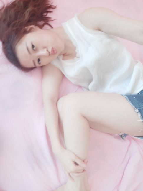 吃百家饭💞玲珑💋的主播照片