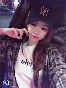 九小九，主播照片