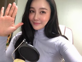 韩国迪丽凯丽主播照片