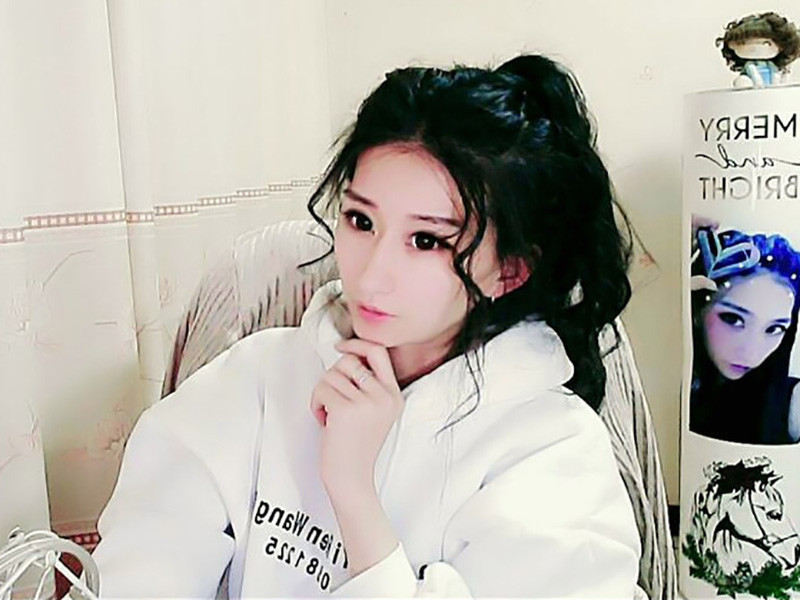 米兔凡的主播海报