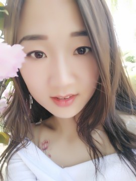 凌菲唱情歌主播照片