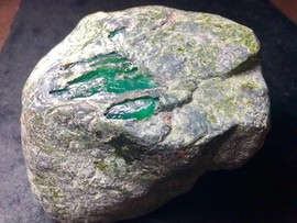 翡翠原石仙玉珠宝主播照片