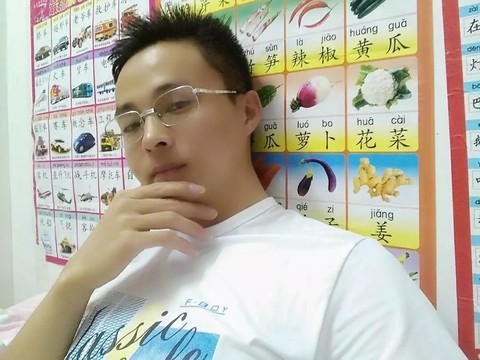 牙刷😁来洗刷海报
