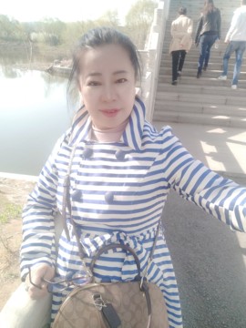 魅力女人唱民歌主播照片