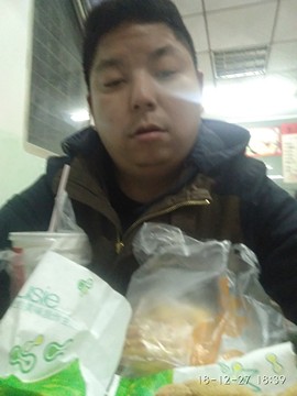 没大没小美女真功夫陈主播照片