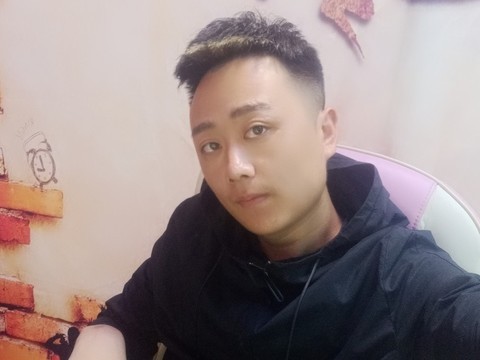 子阳✔半杯酒海报