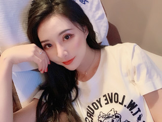 华雨缤纷的主播照片