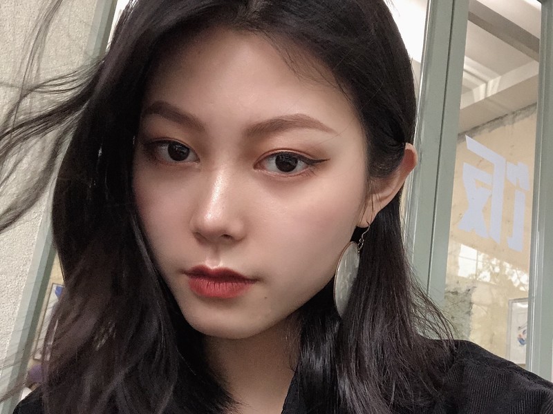 汤圆新人的主播海报