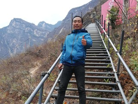 .一块二毛五主播照片