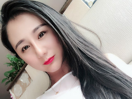 站在地球上看月亮主播照片