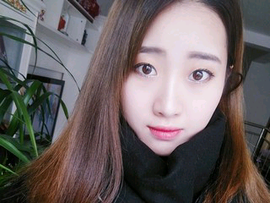 桃花树下的她主播照片