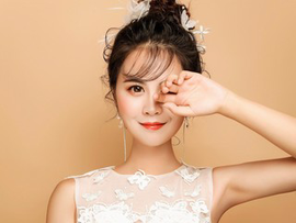 站在地球上看月亮主播照片